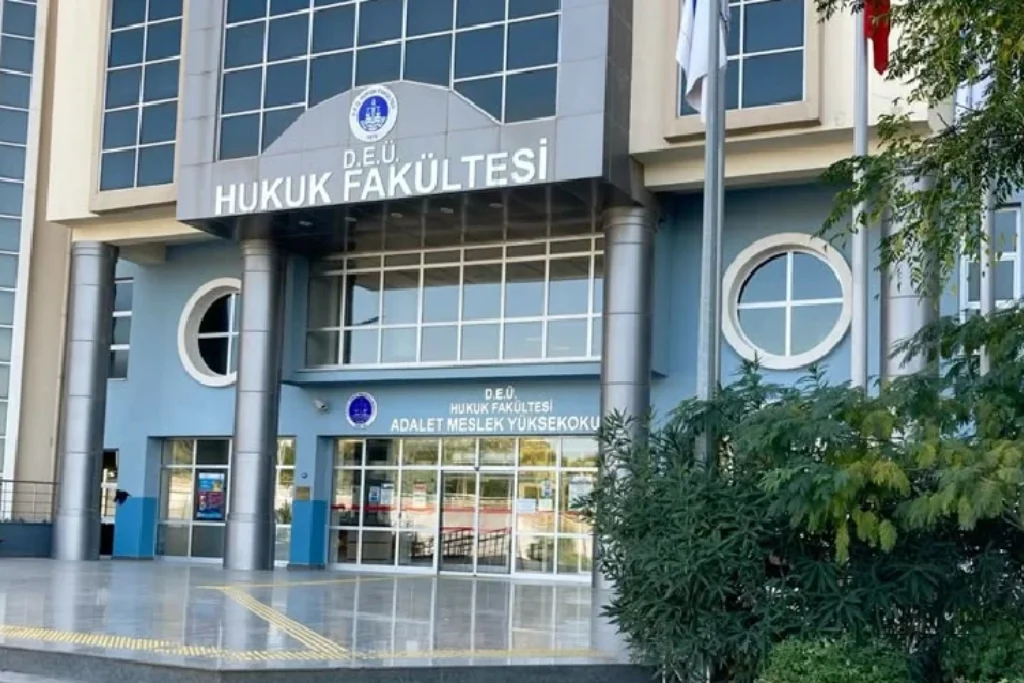 Dokuz Eylül Üniversitesi Hukuk Fakültesi